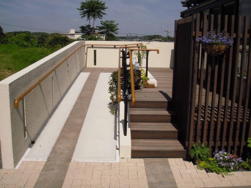 介護やリハビリに関わる福祉住環境が整備されたお庭リフォーム 岡山 赤穂 備前のエクステリア 外構 ガーデニングはエクスライフへ