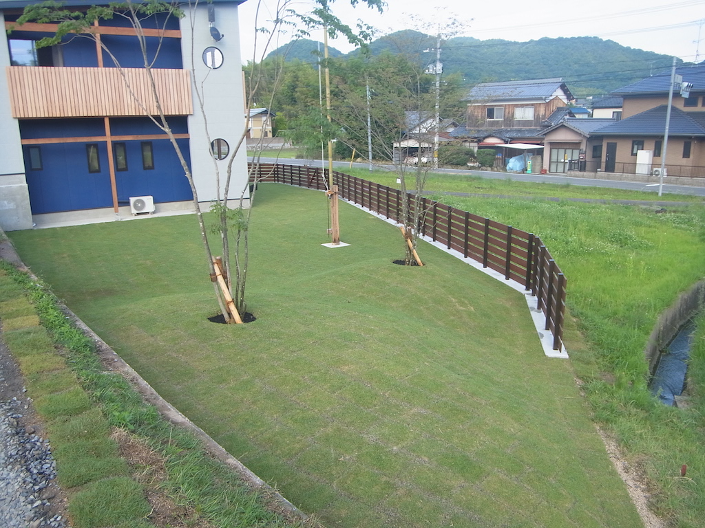 家の広いお庭を芝生へ 岡山 赤穂 備前のエクステリア 外構 ガーデニングはエクスライフへ